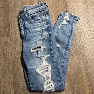 Hi-Rise Distressed Jegging Size 6